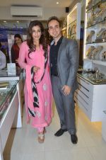 Raveena Tandon at Minerali store launch in Bandra, Mumbai on 16th Oct 2014